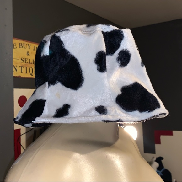 Vintage Cow Print Bucket Hat | Fabrizio Berardi Made in Italy - Picture 3 of 11